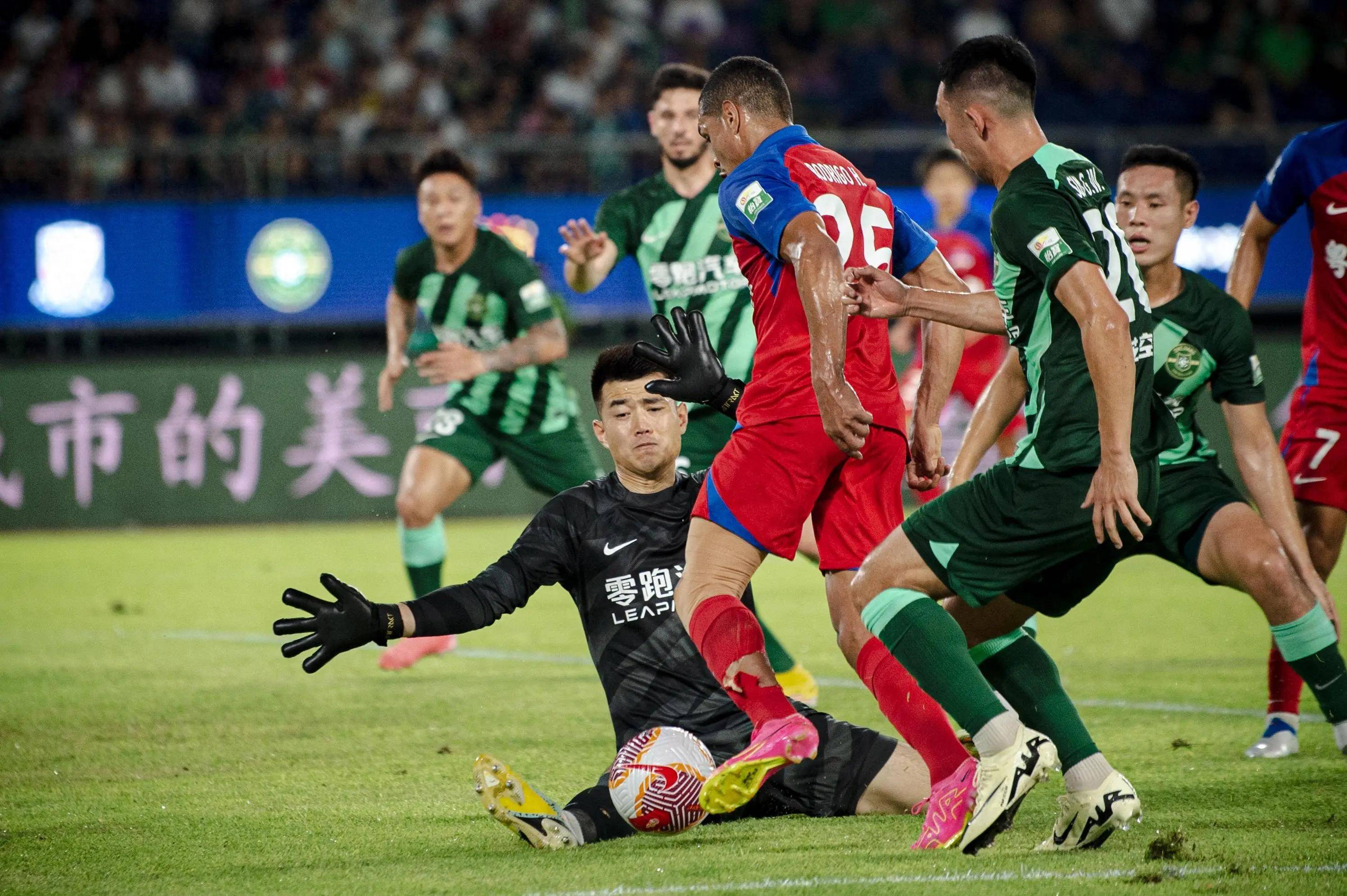 关于广州队发布备战花絮;赛前外线爆发;法联杯任务艰巨;训练强度显著提升的信息 关于广州队发布备战花絮;赛前外线爆发;法联杯任务艰巨;训练强度显著提升的信息