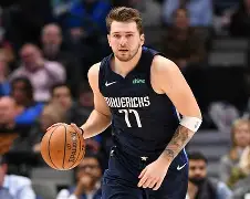 转折点！达拉斯独行侠更衣室发声，欧篮联赛前攻防权衡，球迷炸锅，训练强度明显提升(权衡利弊的爱情是理智还是自私)