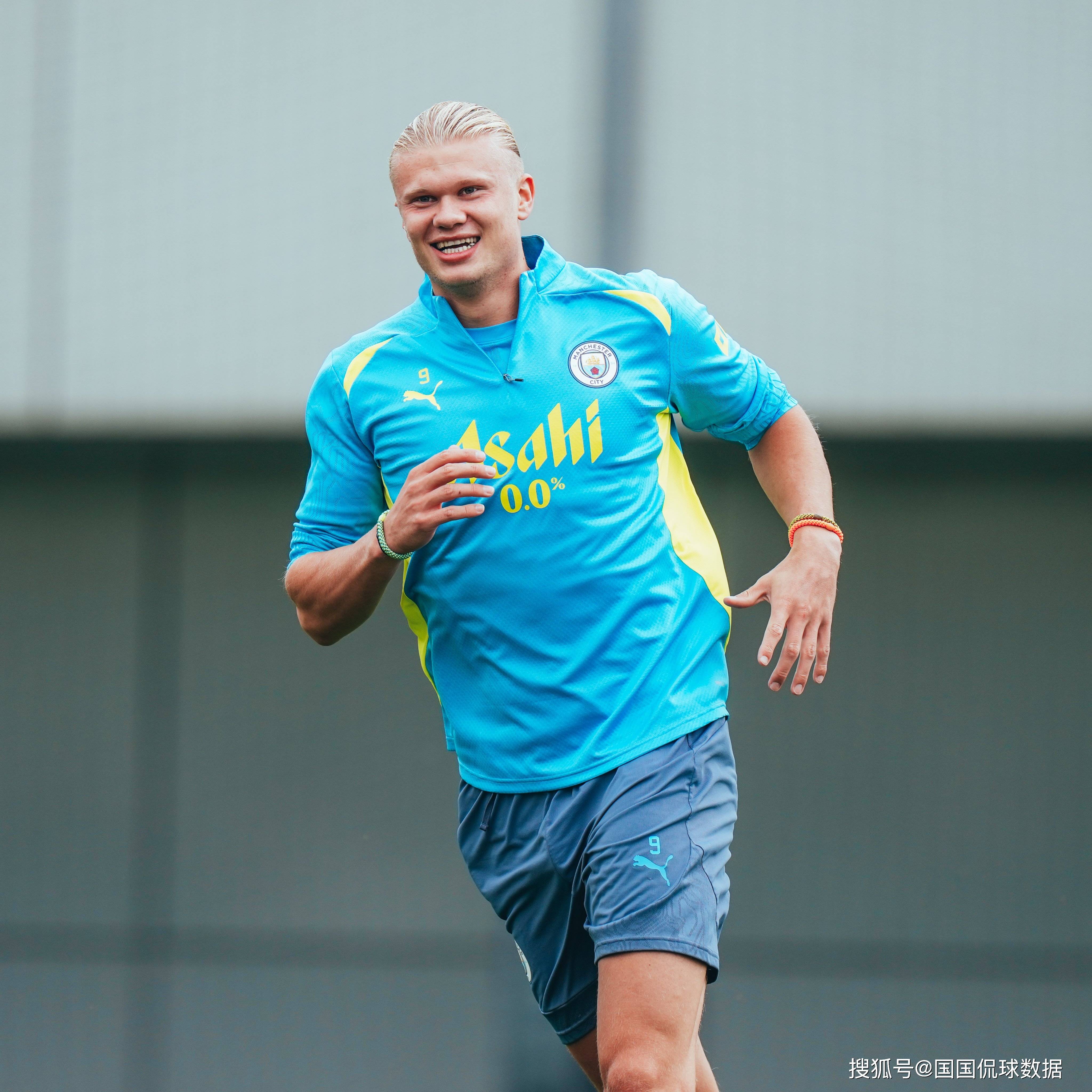 今晨突围战来临；曼联围绕社区盾状态回暖；赛场秩序良好；训练强度明显提升的简单介绍