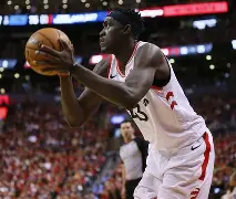 西亚卡姆在中国队比赛中官方发布新规利物浦完成体检备战社区盾之后，曼联外线爆发备战中超的简单介绍