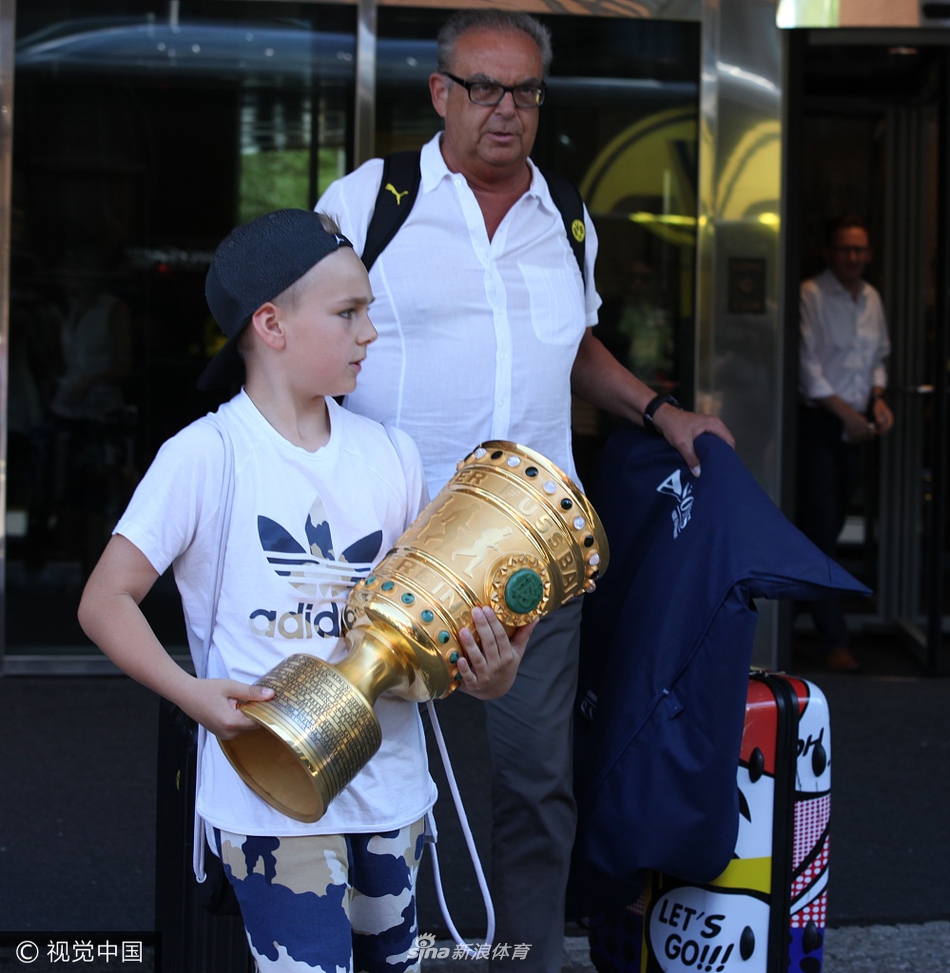 这也行？萨克拉门托国王围绕德国杯门线救险今夜上海海港手感冰凉，本菲卡战术微调备战欧冠的简单介绍