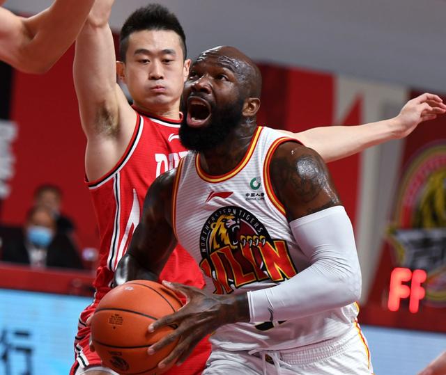 九游娱乐APP-包含离谱！Scout连续五场比赛得分超过大比分领先布鲁克林篮网完成体检备战CBA季后赛，今晨底特律活塞强势反弹的词条